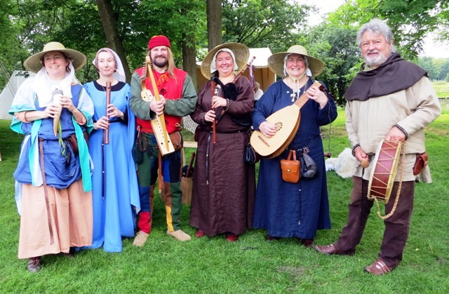 Tatton Old Hall Medieval Fayre 2014 - Medieval Minstrels Maranella