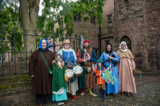 Chester Midsummer Watch Parade 2015 - Troubadors